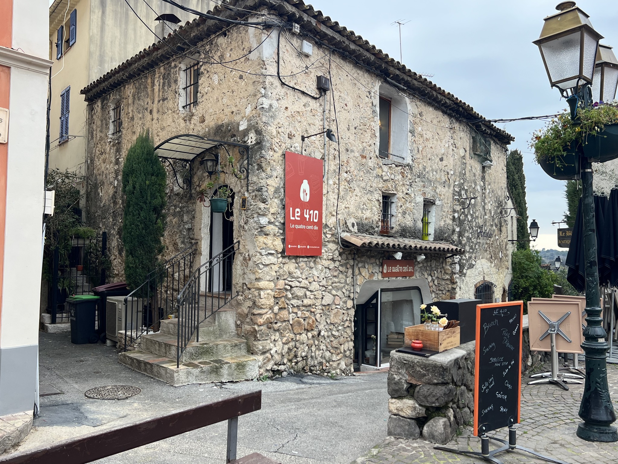 Atelier Shai Harmony au 410 à Biot